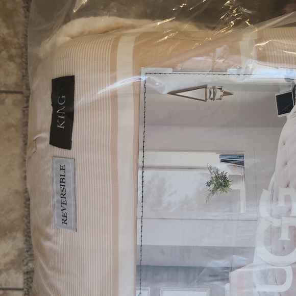 UGG Bedding Ugg Devon Faux Sherpa 3 Piece Reversible King Comforter New Poshmark